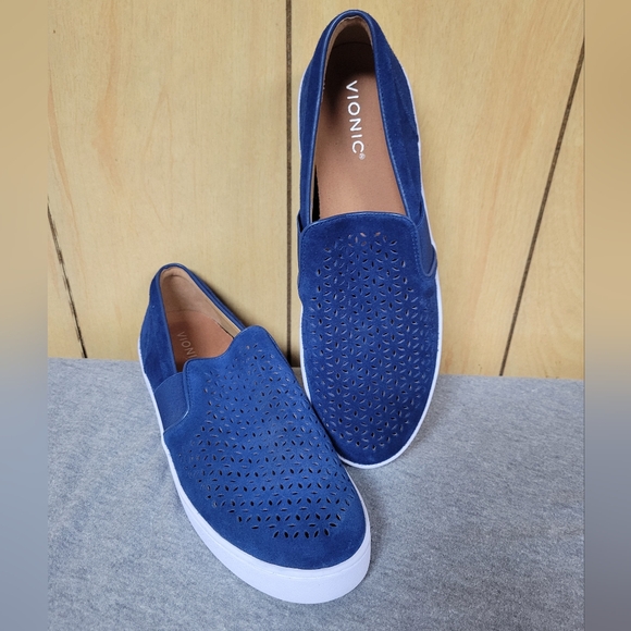 Women's Vionic Kani Slip on Shoes - Picture 7 of 7